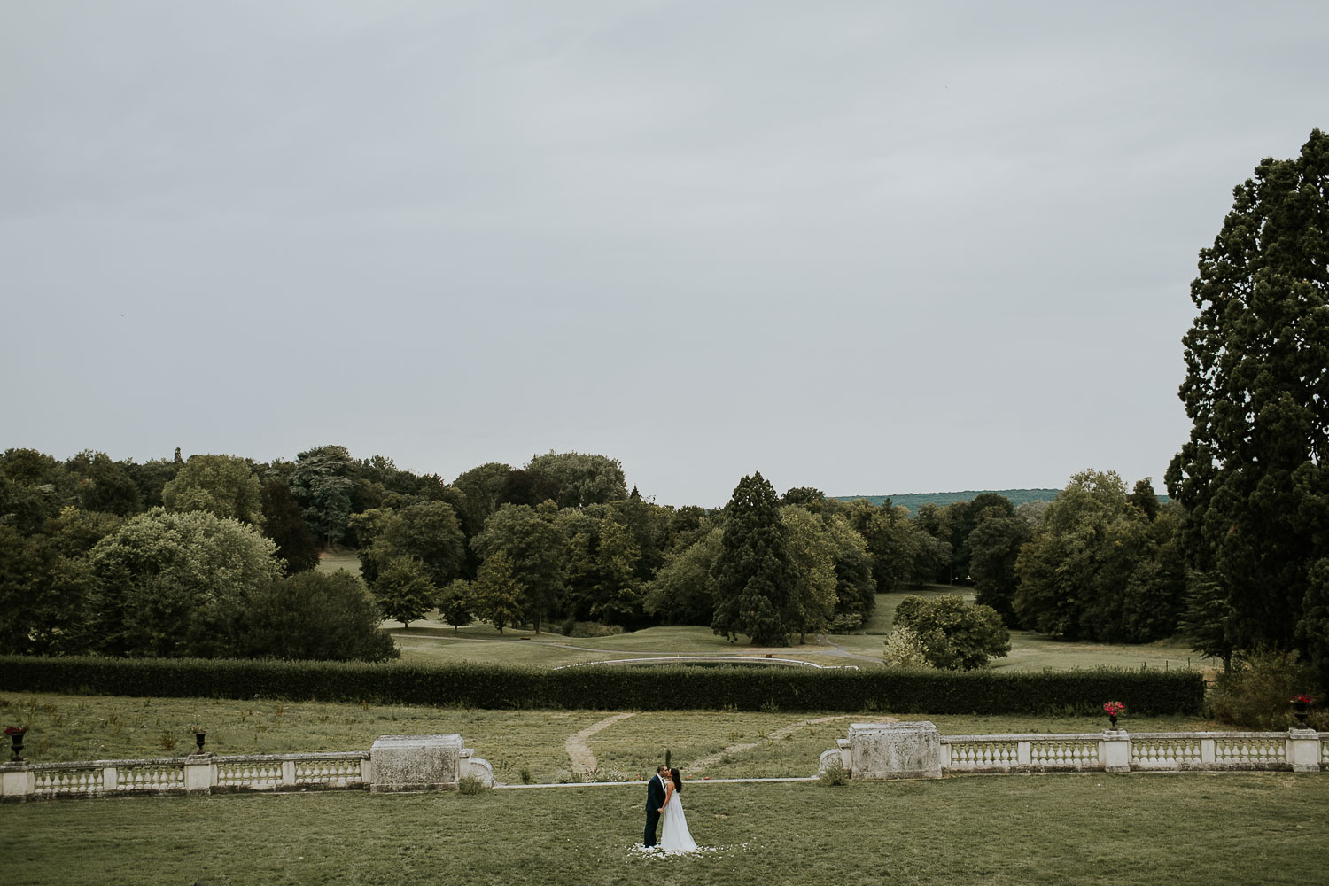 chateau-bouffemont-outdoor-wedding-164