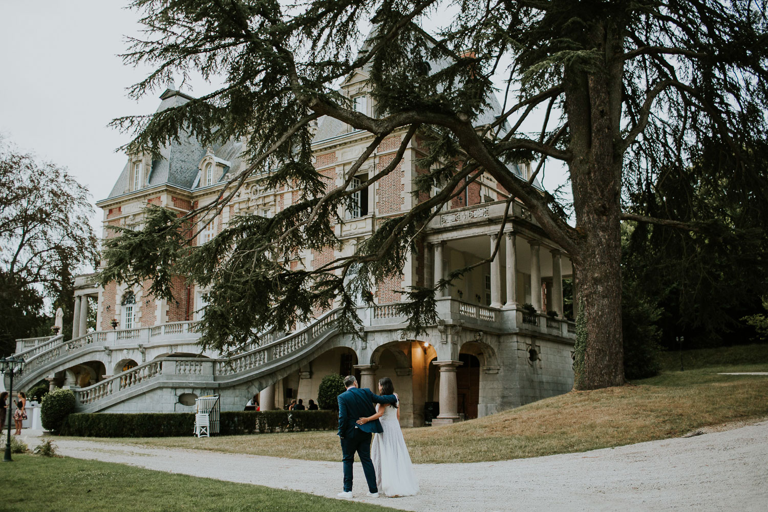 chateau-bouffemont-outdoor-wedding-173