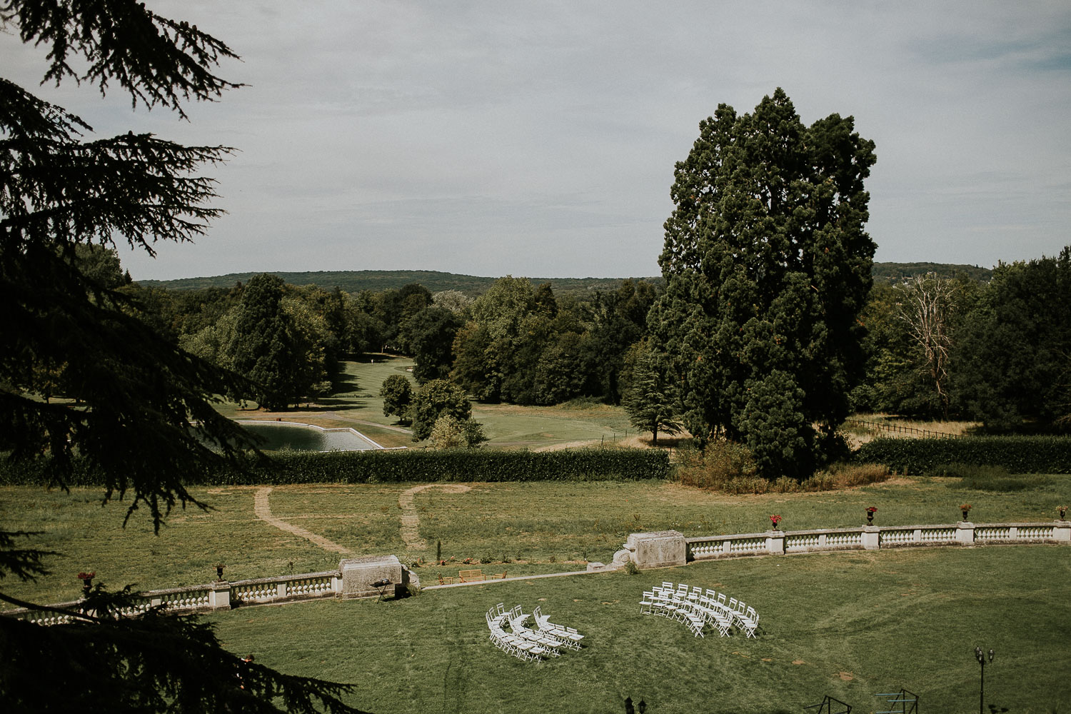 chateau-bouffemont-outdoor-wedding-8