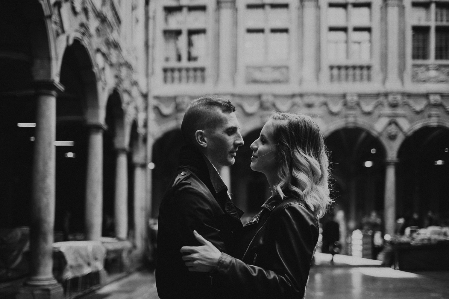 seance-couple-vieux-lille-engagement-photographe-lifestyle-nord-16