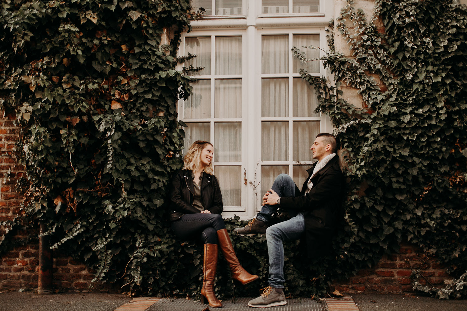 seance-couple-vieux-lille-engagement-photographe-lifestyle-nord-29