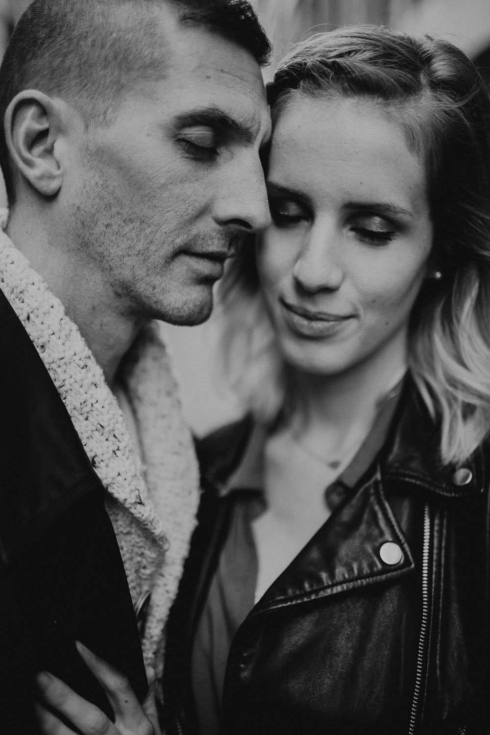 seance-couple-vieux-lille-engagement-photographe-lifestyle-nord-36