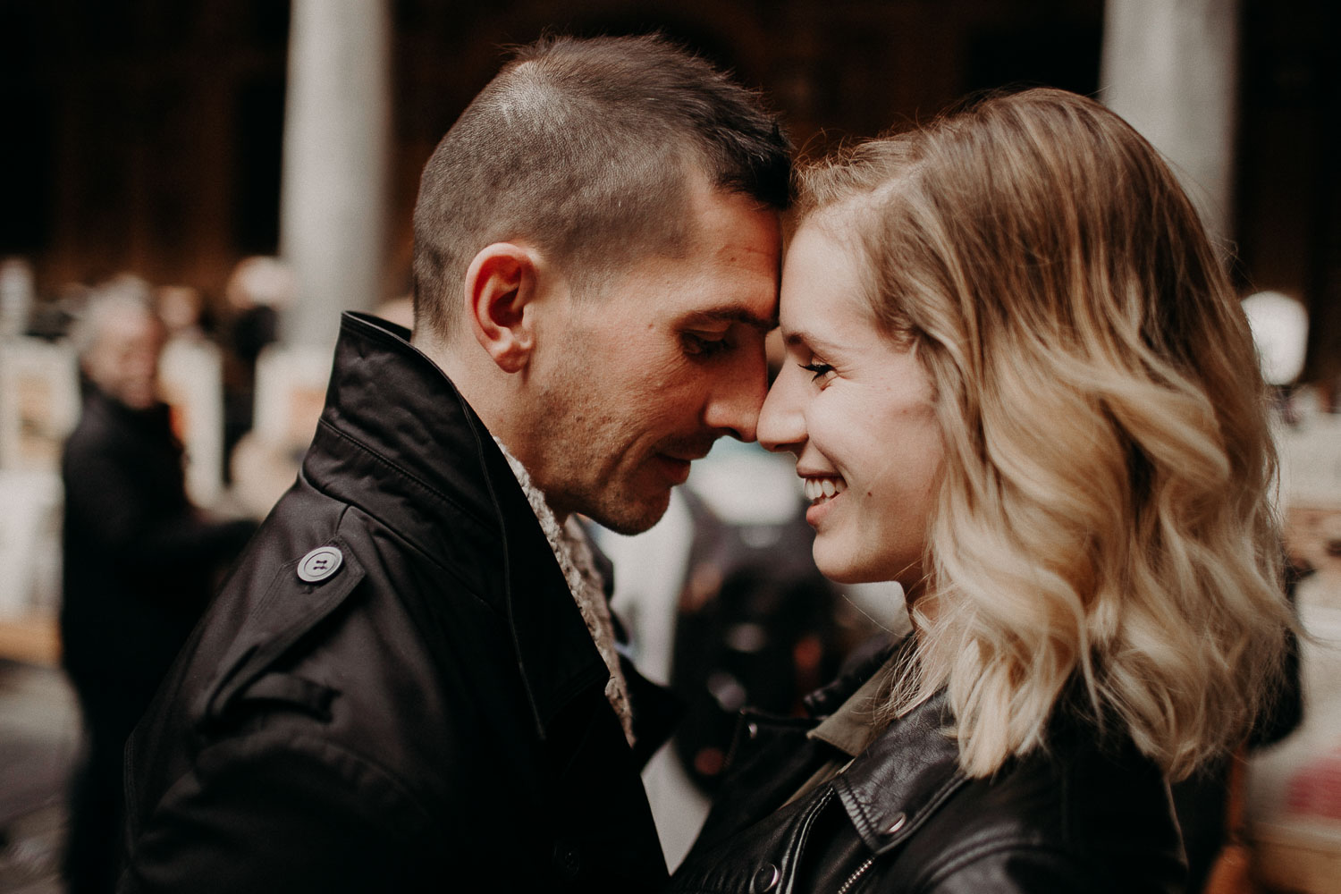 seance-couple-vieux-lille-engagement-photographe-lifestyle-nord-4