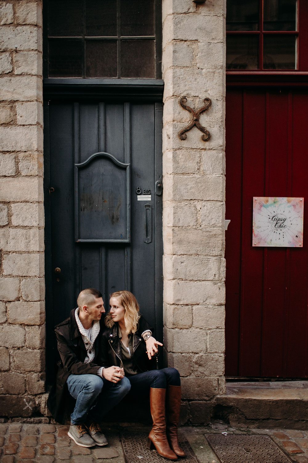 seance-couple-vieux-lille-engagement-photographe-lifestyle-nord-45