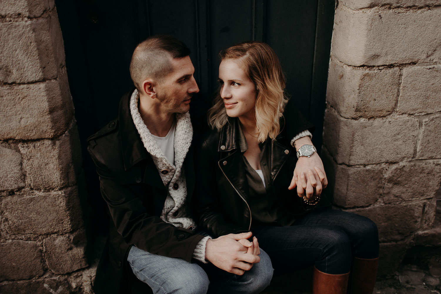 seance-couple-vieux-lille-engagement-photographe-lifestyle-nord-46