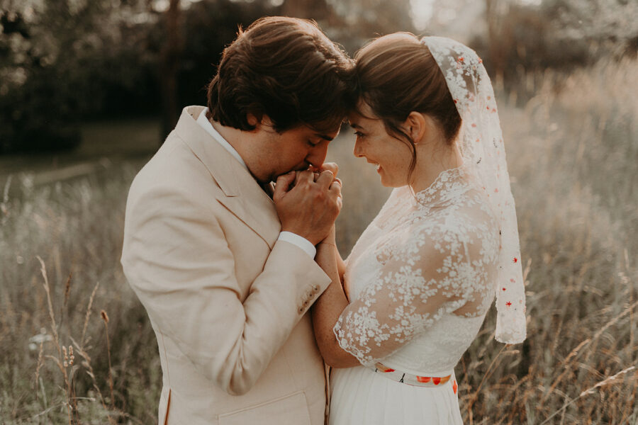 Mariage-simple-fleuri-La-Dime-de-Giverny-Rita-Zemskova